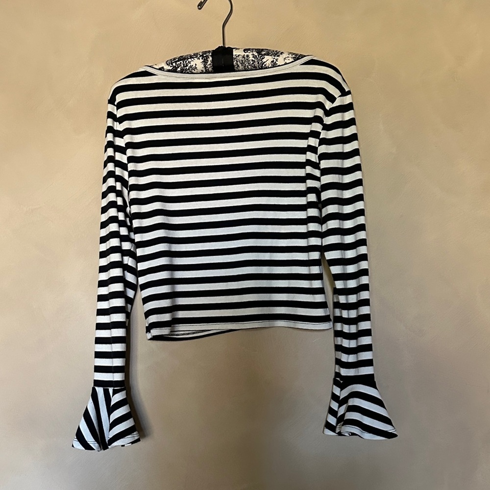 Anthropologie Maeve Flouncy  Striped Bell Sleeve Top in Black and White size M - Picture 4 of 5